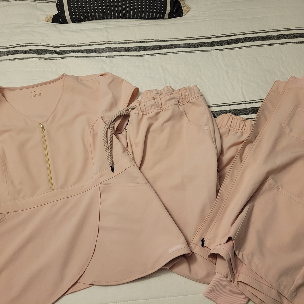 Jaanuu Blush Pink Women's Scrub Set With Matching Jacket